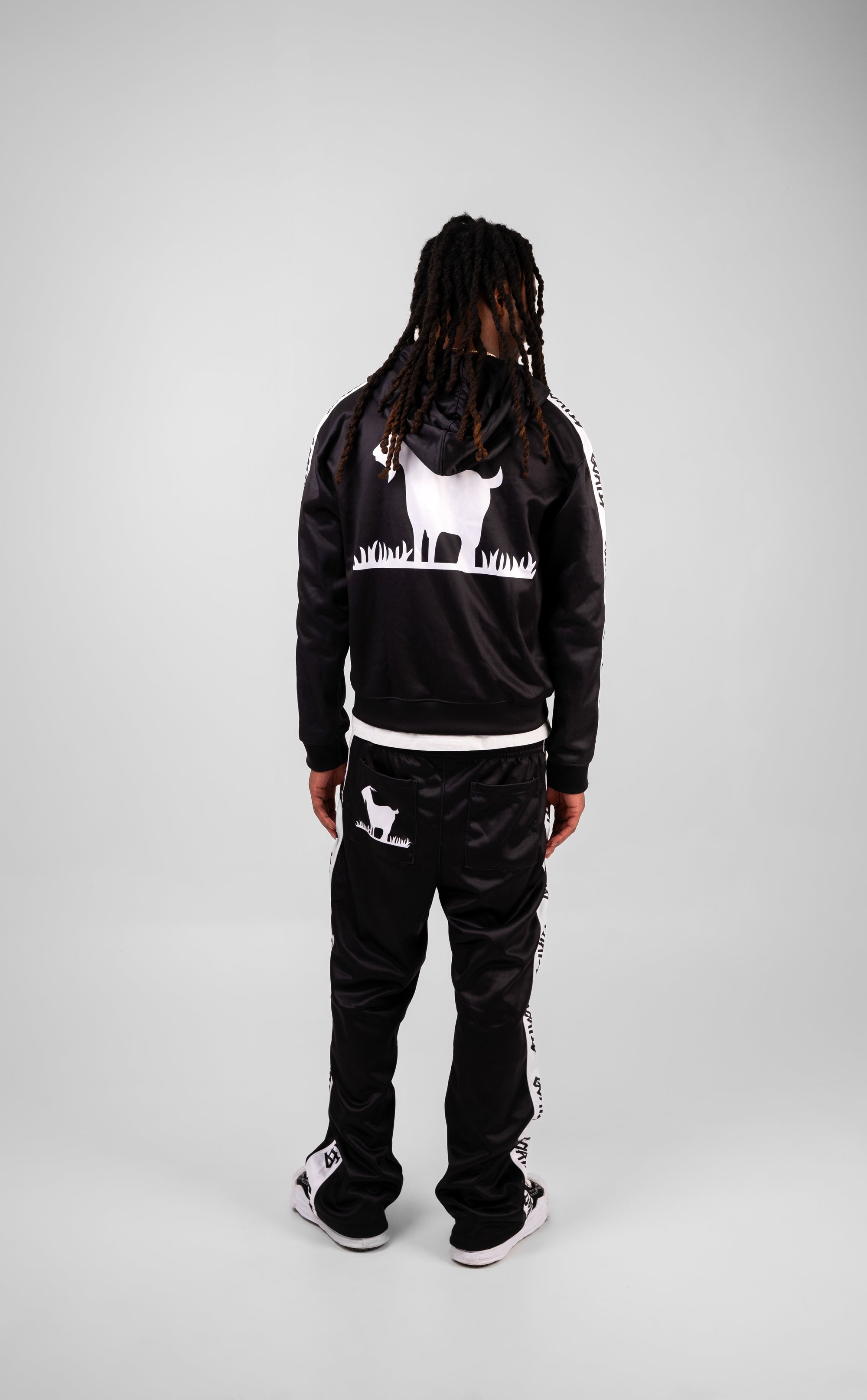 GOAT RUNNER PLUS FULL TRACK SUIT (BLACK)