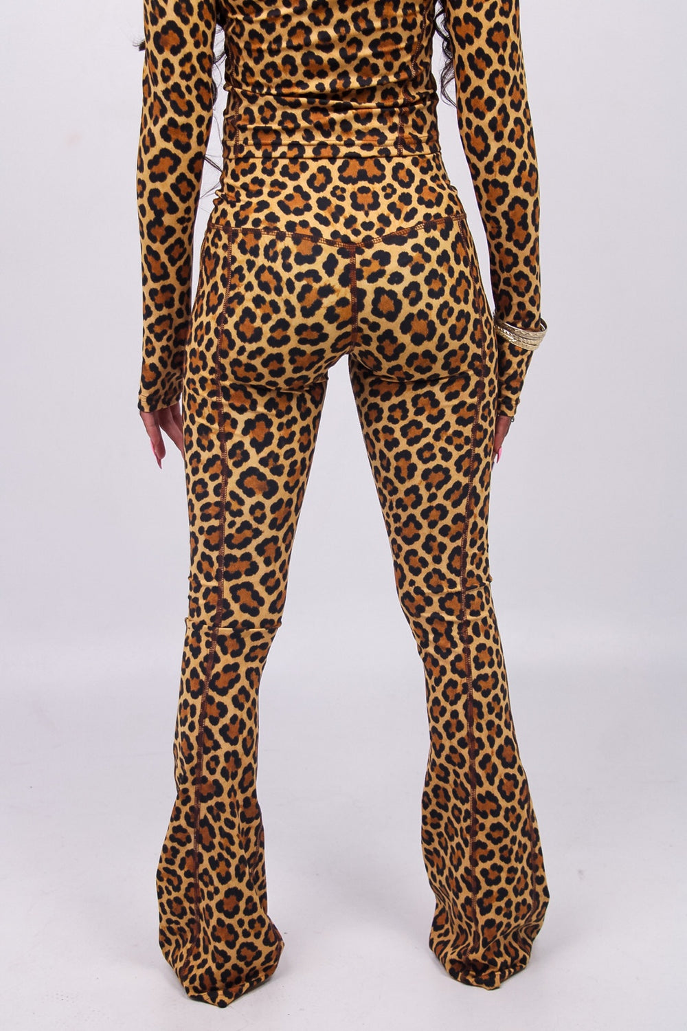 Leopard Sculpt set, back view